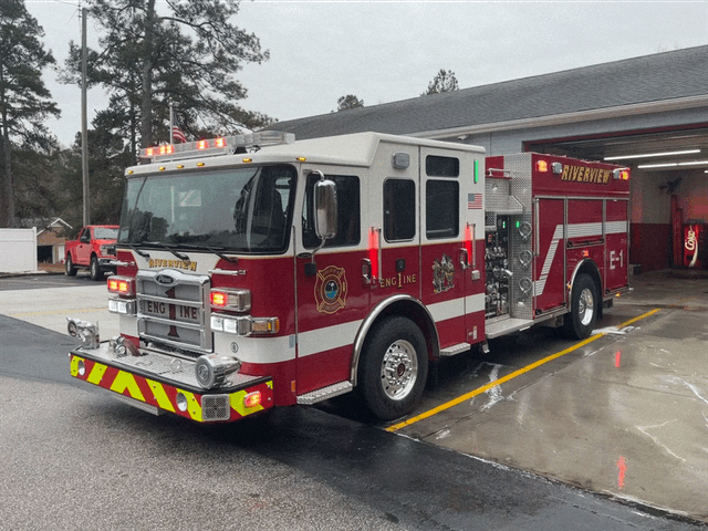 Riverview Fire Department Engine 1 apparatus with running lights