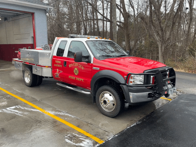Riverview Fire Department Grass 1 with running lights