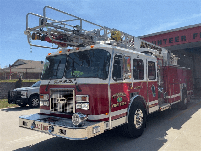 Riverview Fire Department Ladder 1 apparatus